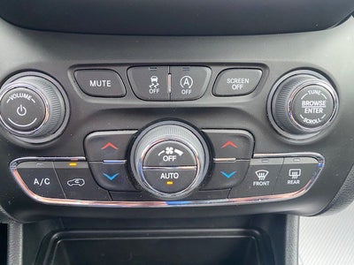 2022 Jeep Cherokee Latitude Lux
