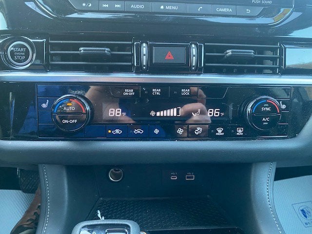 2024 Nissan Pathfinder SV