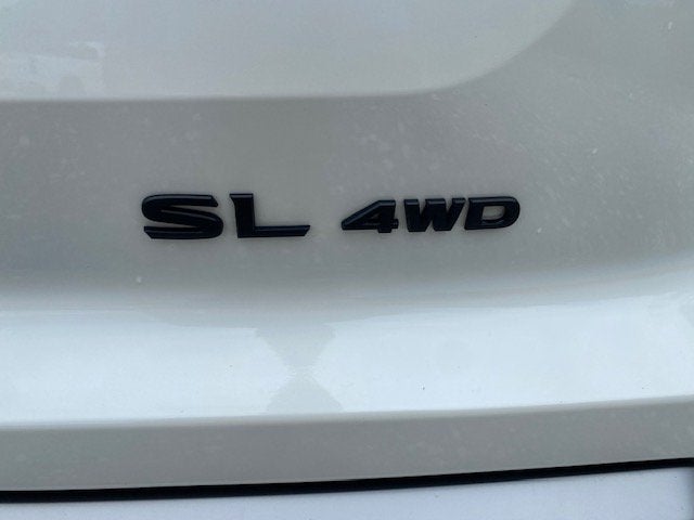 2024 Nissan Pathfinder SL